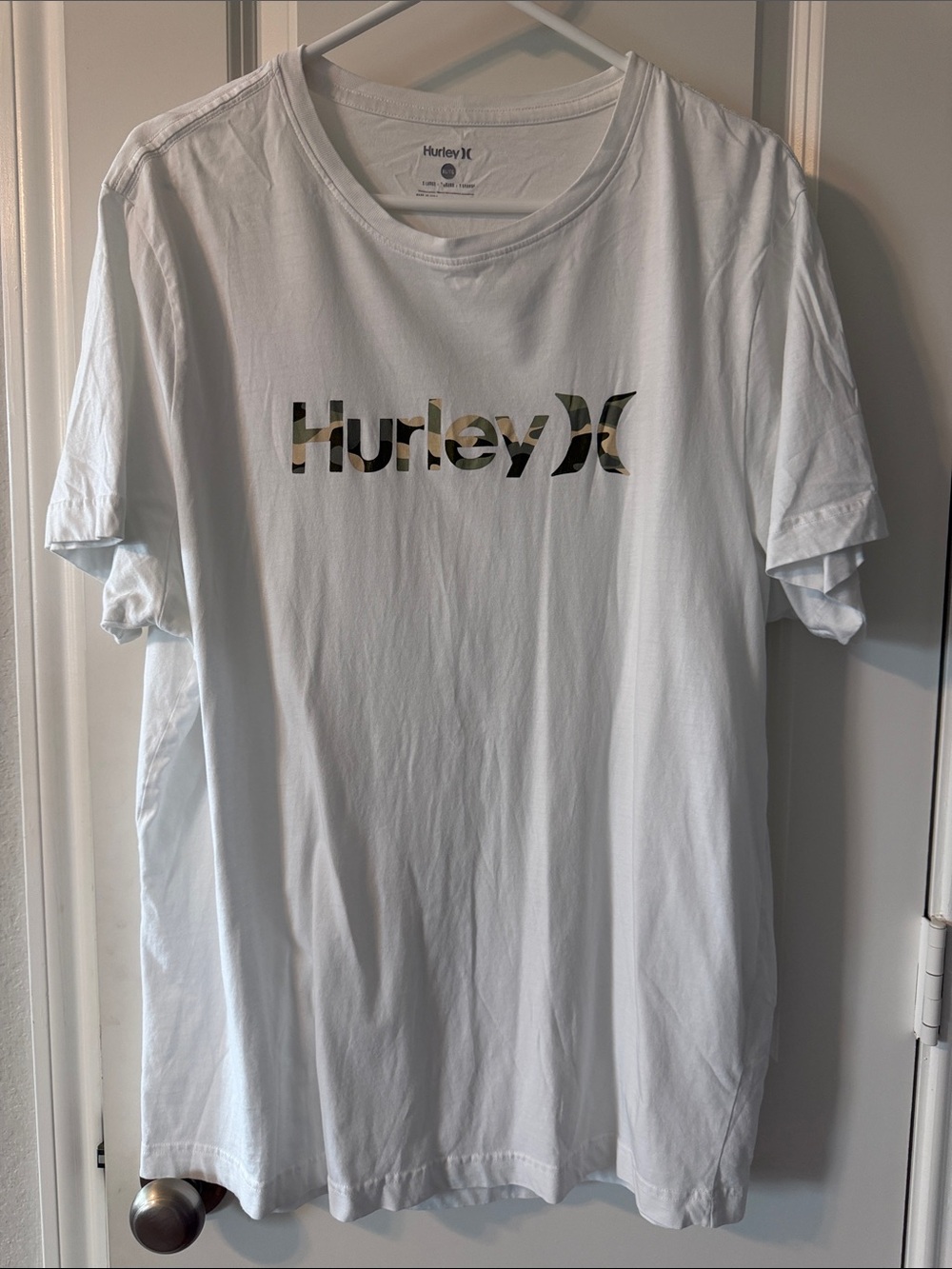 Hurley White Short-Sleeve Tee with Camo Logo